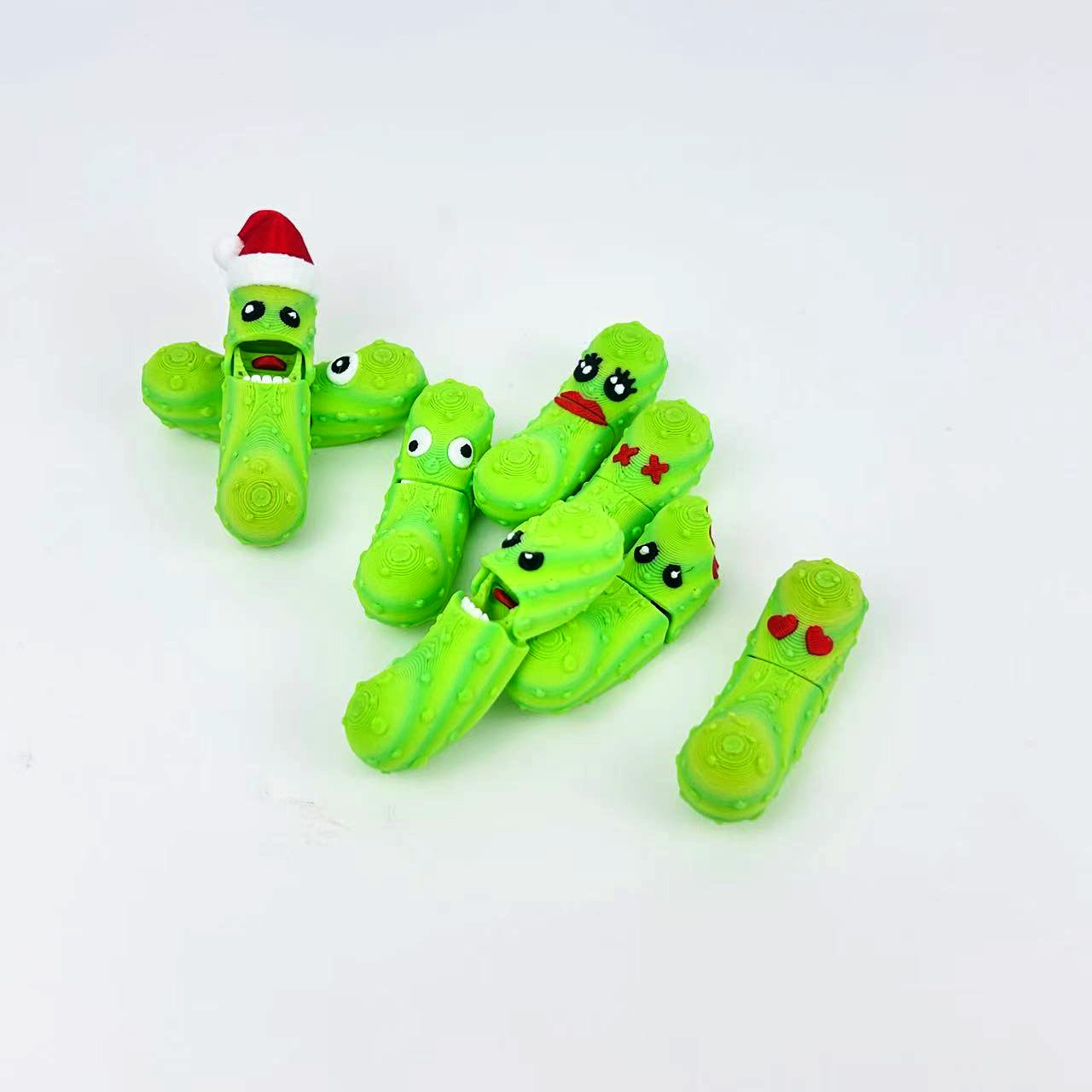 3D printed pickle keychain with a mouth that opens