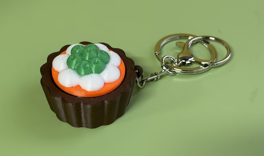 3D Printed Cake Push-Button Keychain