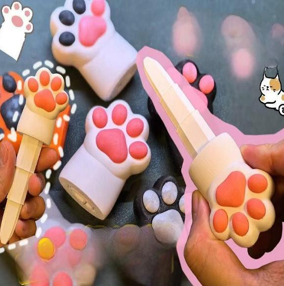 3D Printed Mini Cat-Paw Telescopic Sword