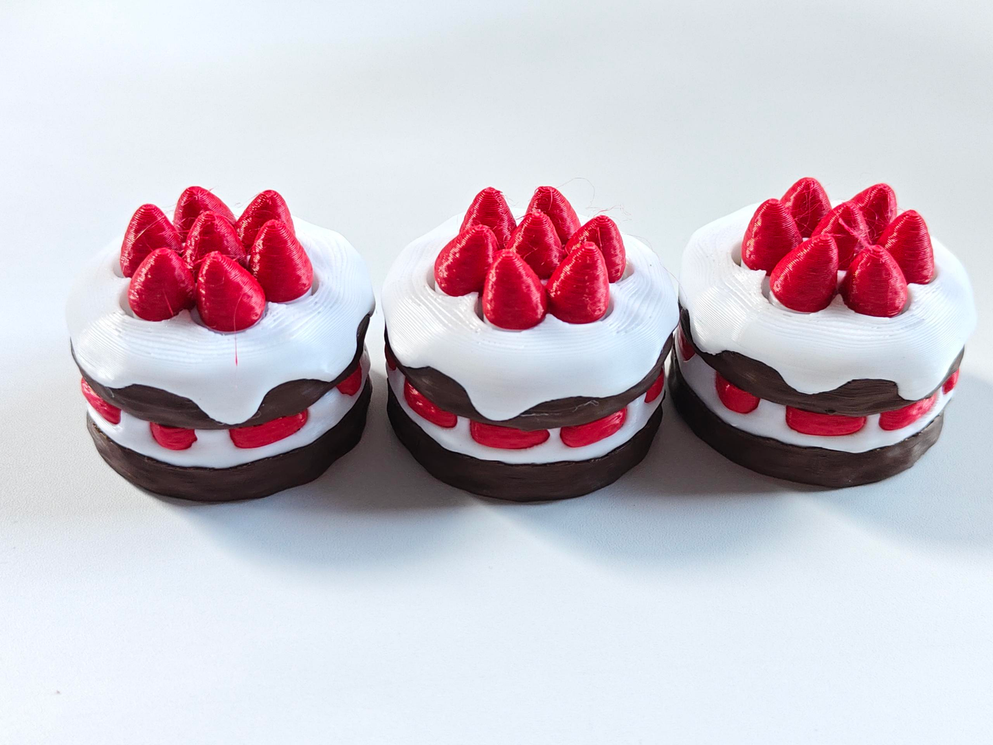 3D-printed Strawberry Cake Ornament