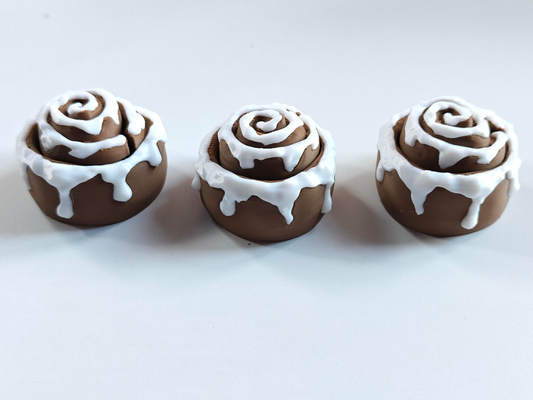 3D-printed Frosted Cinnamon Roll Ornament