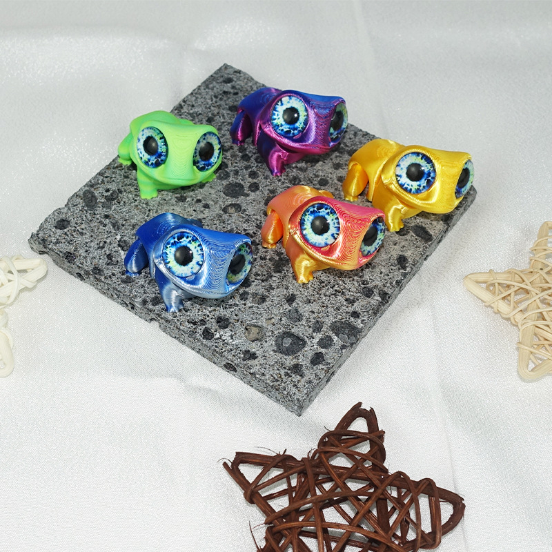 3D-printed big-eyed frog figure