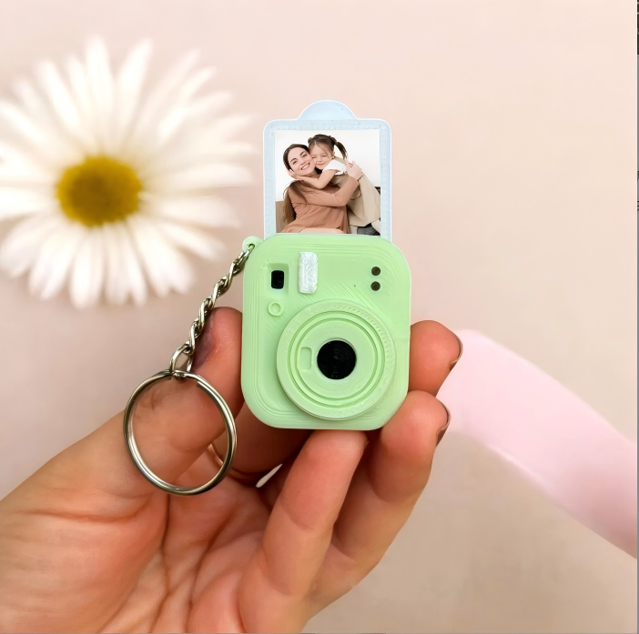 3D-printed instant camera keychain charm