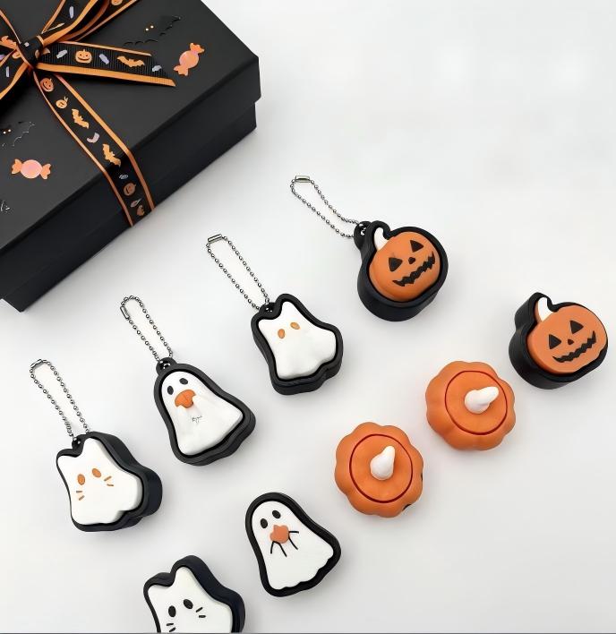 3D-printed Halloween pumpkin lantern keychain charm
